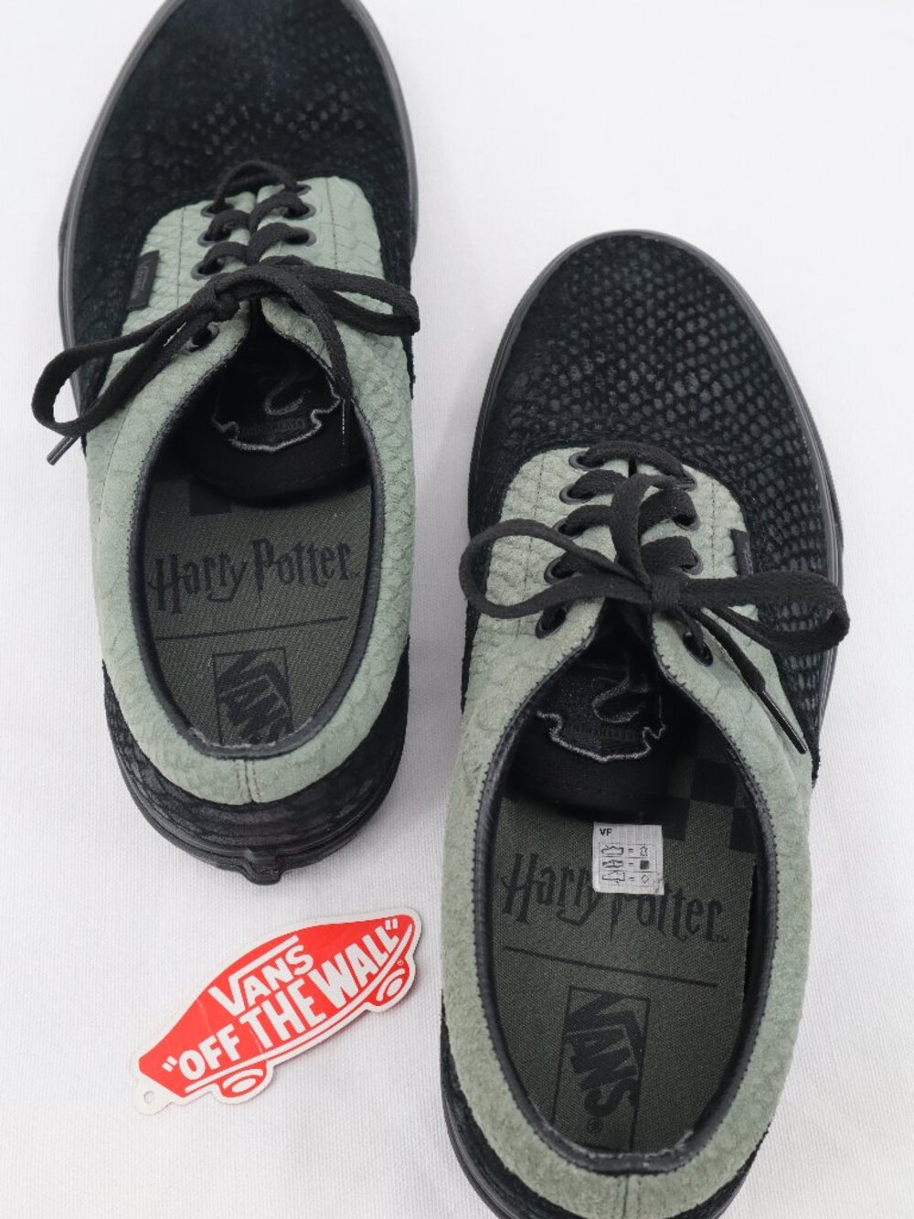 VANS x Harry Potter Collab Slytherin House Sneakers - Picture 3 of 15